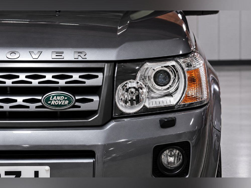 Grey 2012 Land Rover Freelander 2 2.2 TD4 XS SUV 5dr Diesel Manual 4WD Euro 5 s/s 150 ps in Peterborough