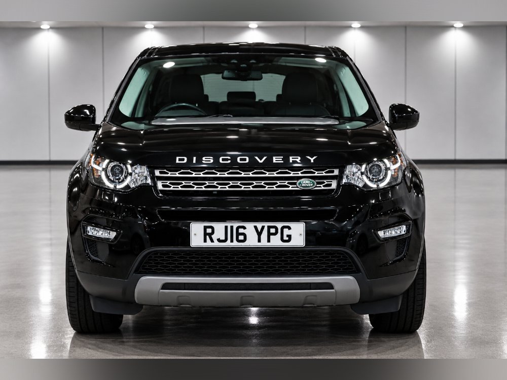 Black Land Rover Discovery Sport 2.0 TD4 SE SUV 5dr Diesel Auto 4WD Euro 6 s/s 180 ps