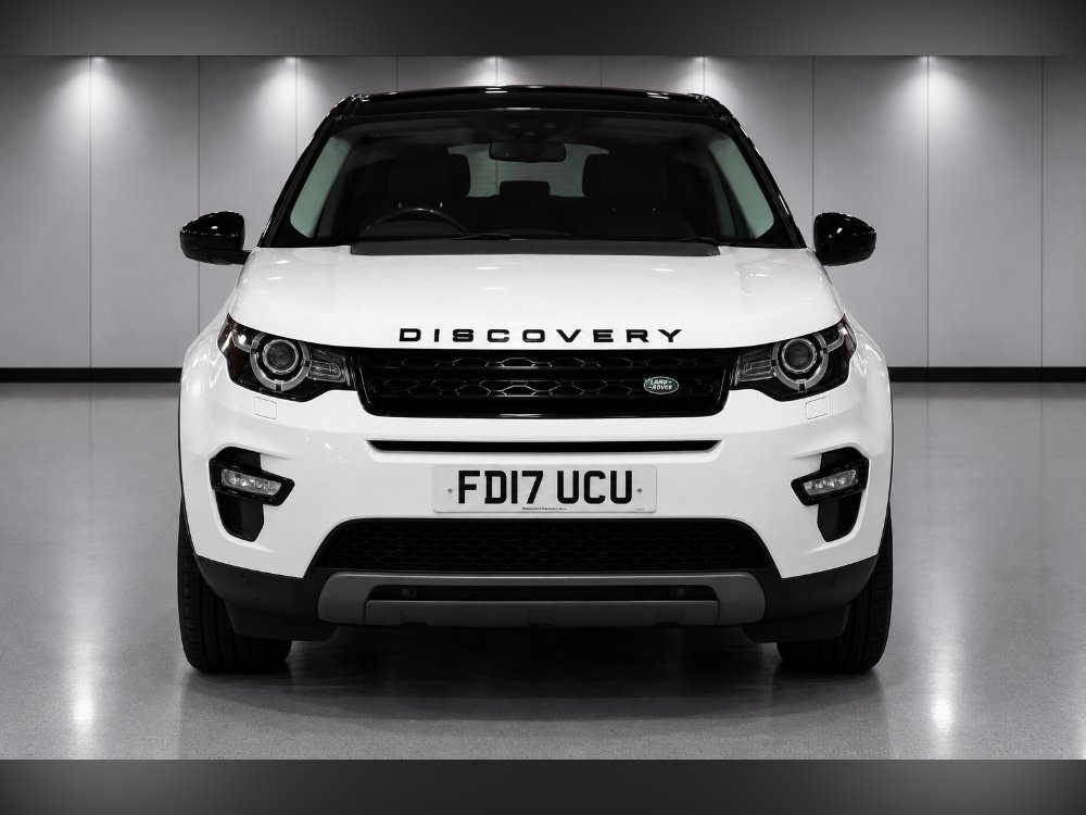 White Land Rover Discovery Sport 2.0 TD4 HSE Black SUV 5dr Diesel Auto 4WD Euro 6 s/s 180 ps