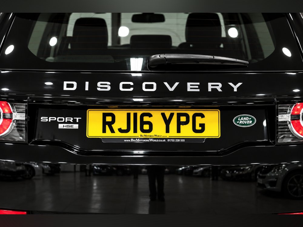 Black 2016 Land Rover Discovery Sport 2.0 TD4 SE SUV 5dr Diesel Auto 4WD Euro 6 s/s 180 ps in Peterborough